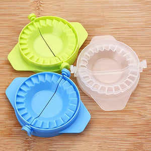 Xingcheng 3PCS/lot Plastic Dumpling Mould FoolStyle Operation Novel Pack dumpling machine Wholefamily for Spring Festival  Kitchen Utensil